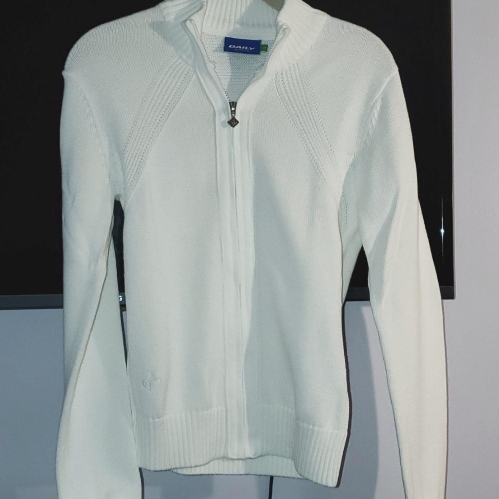 Daily Sport Women's Off White Crew Neck Sweater